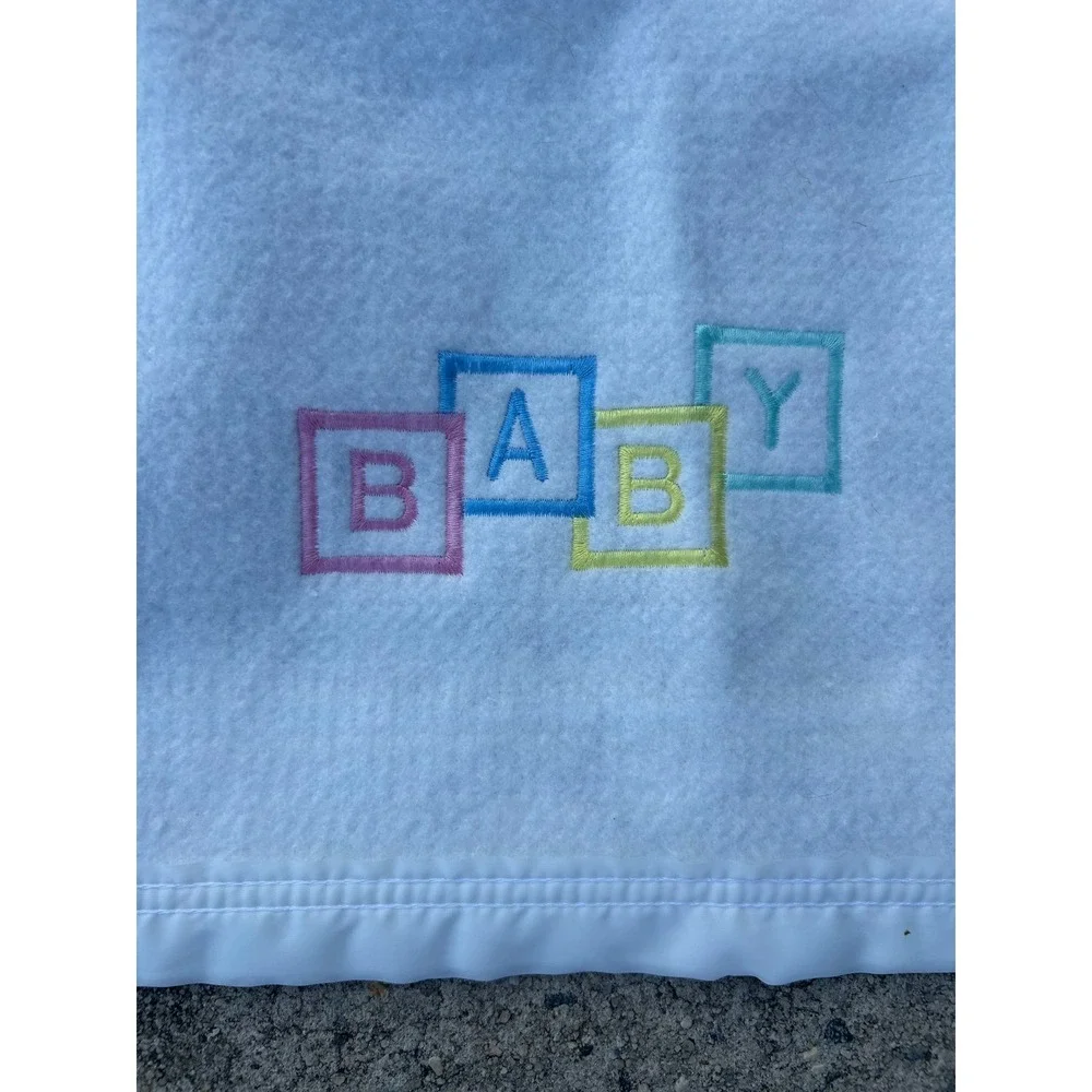 Unbranded Fleece Baby Blanket 40x42 White Embroidered Block Pastel Kids